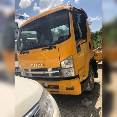 2011 ISUZU FORWARD TRUCK 