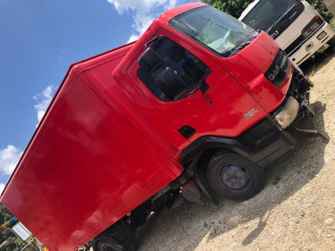 2009 RED DAF LF TRUCK