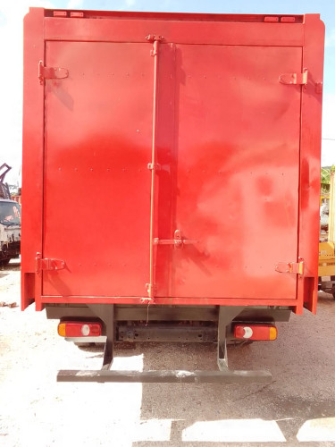 2009 RED DAF LF TRUCK