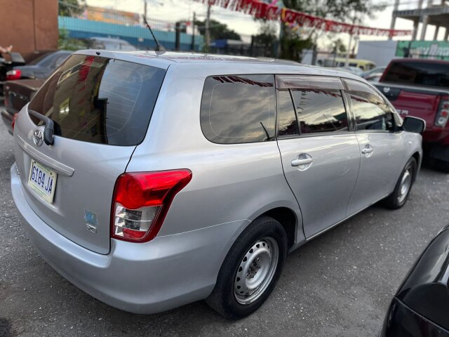 2012 TOYOTA FIELDER