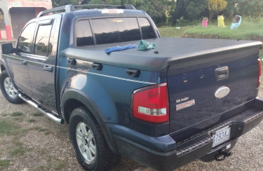 Ford Explorer Sport Trac Pickup Truck 