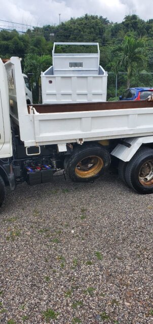 2002 3 Way Toyota Dyna Tipper Truck