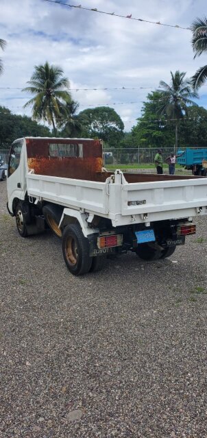 2002 3 Way Toyota Dyna Tipper Truck