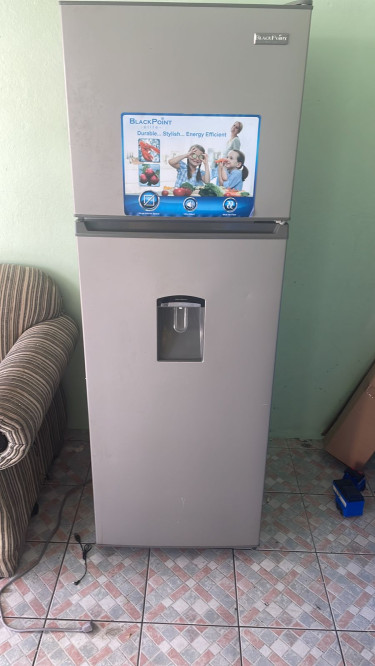 USED Black Point Refrigerator For Sale  60gs Neg.