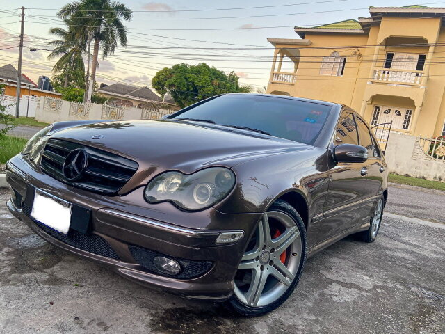 MERCEDES BENZ C200