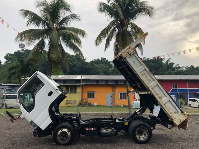 2005 Isuzu Elf Tipper Truck 3 Tonne