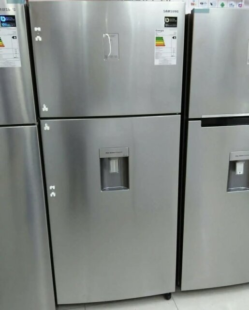 Samsung 18 CU Refrigerator