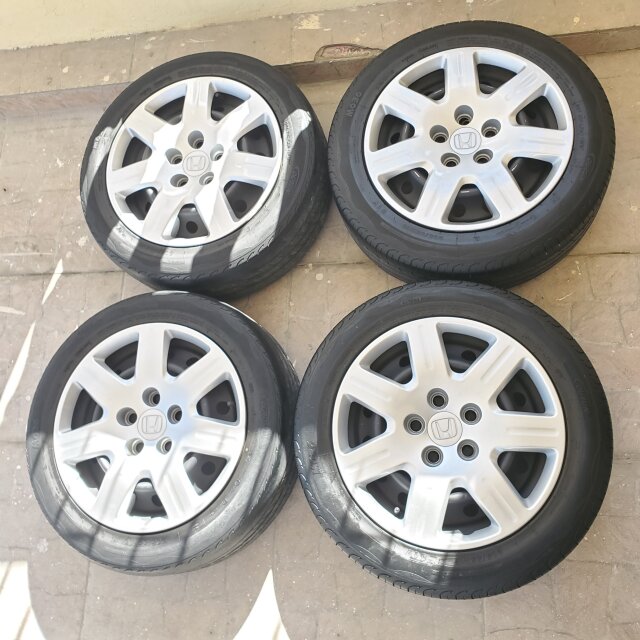 16in Steel Rims With Honda Hubcaps & Tyres