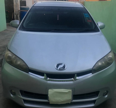 2010 TOYOTA WISH