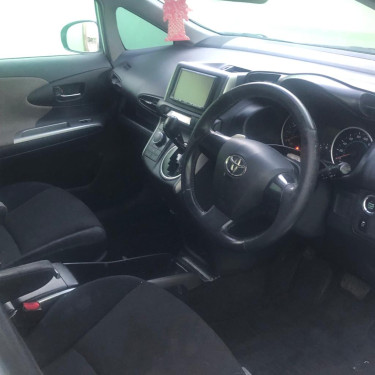 2010 TOYOTA WISH