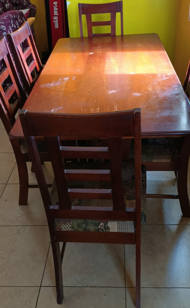 Going Cheap!!!  5 Seater Dining Table 