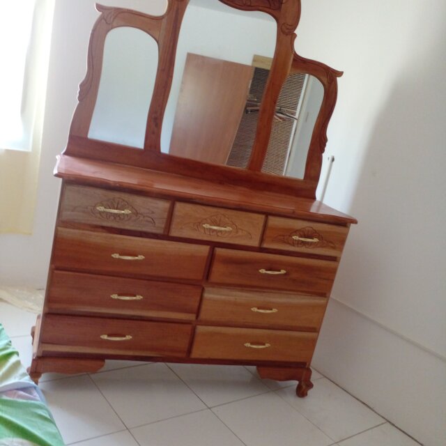 CEDAR DRESSER