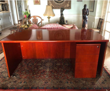 Executive Office Desk In Like New Condition