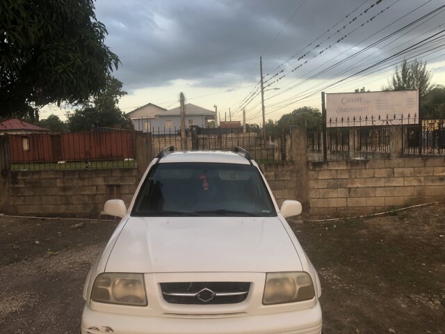 2000 Suzuki Grand Vitara