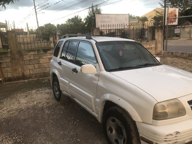 2000 Suzuki Grand Vitara