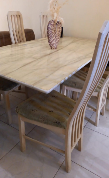 Marble Dining Table W/h Wooden Chairs 