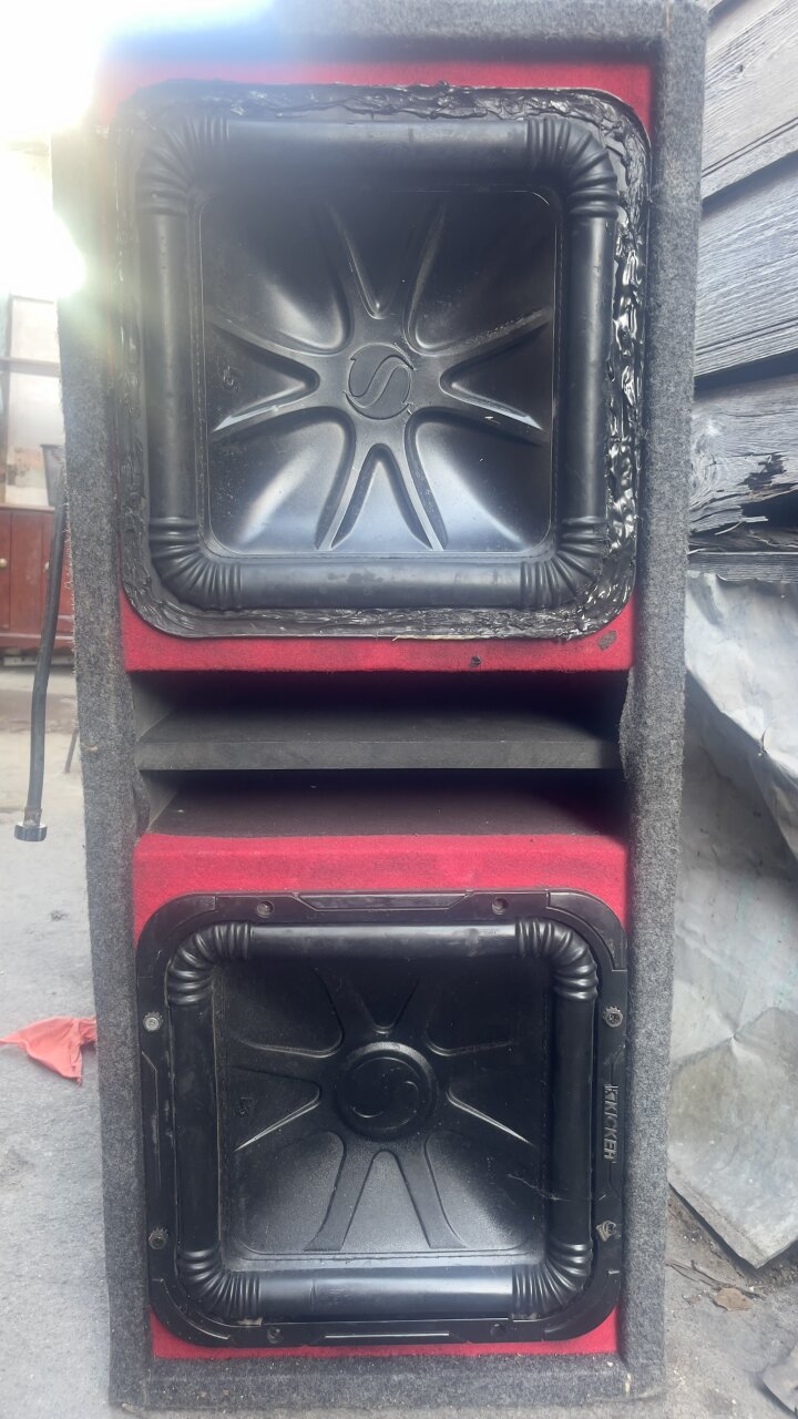 Bass Box With L5 Kicker Speakers 12inch