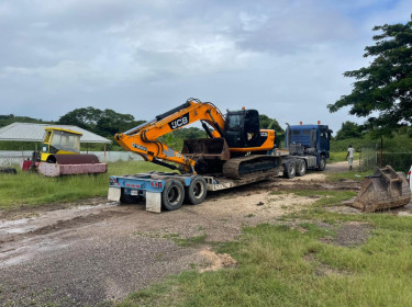 JCB 220 Excavator