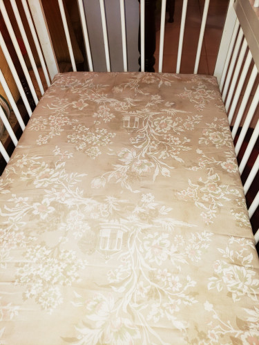DEAL PRICE!!! Beautiful Wooden Crib Justable Side 
