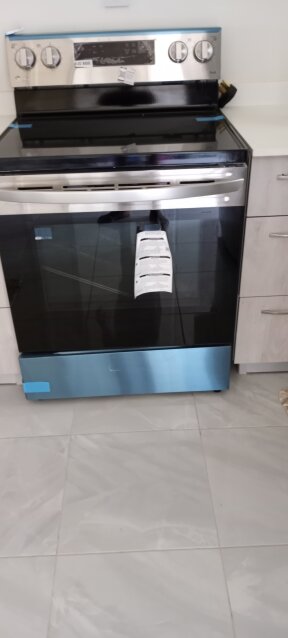 1 New Electric Samsung Stove