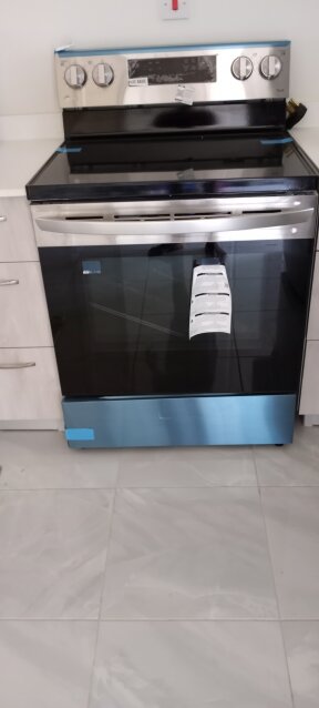 1 New Electric Samsung Stove