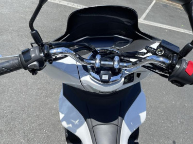 2022 Honda-Motorcycle-Scooter PCX ABS