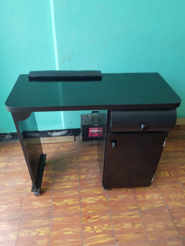 Manicure Table & Chair 