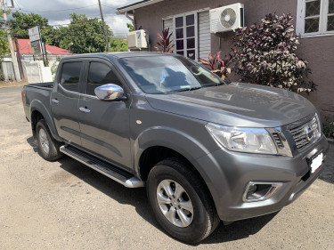 Grey Nissan Frontier XE 2020 Excellent Condition
