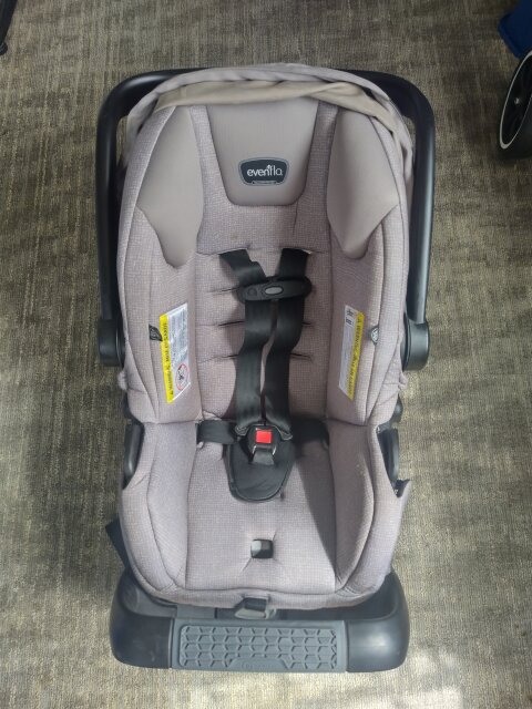 Evenflo Car Seat . Compete System