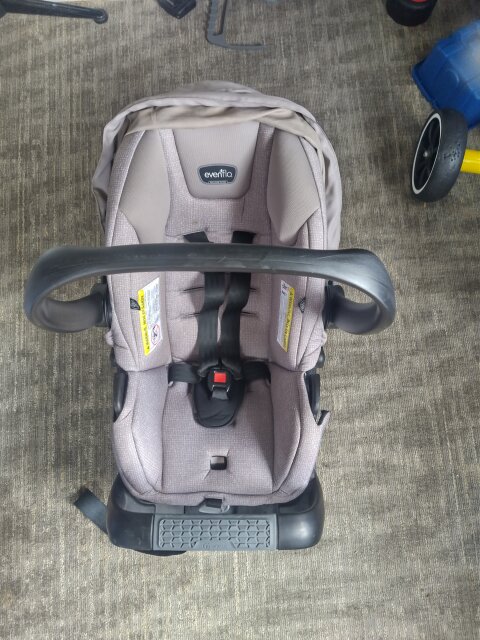 Evenflo Car Seat . Compete System