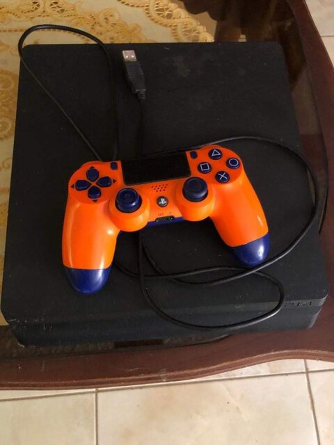 Play Station 4