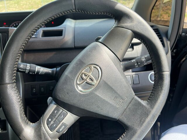 2012 Toyota Voxy Zs