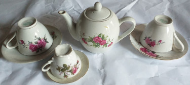 Floral Tea Pot China Cups & Saucers