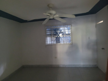 Large Side 2 Bedroom 1 Bath House Incl Water