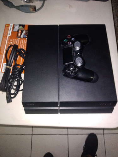 Sony PlayStation 4