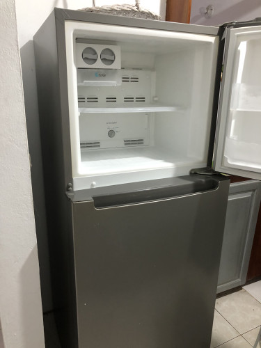 11c Whirlpool Fridge