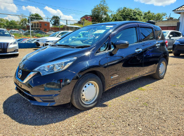 2017 NISSAN NOTE Black