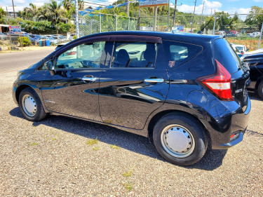 2017 NISSAN NOTE Black