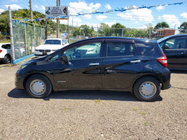 2017 NISSAN NOTE Black