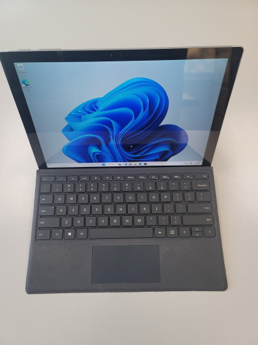 Microsoft Surface Pro 5 8GB 256GB Laptop *NO TOUCH