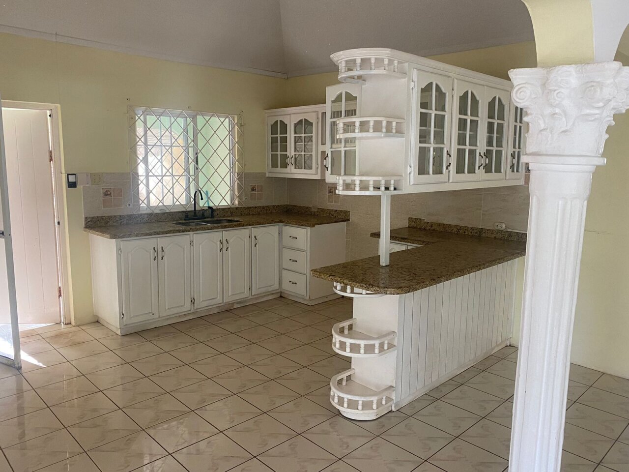 For Rent: Spacious 2 Bedroom House In Great Location - Jackson Drive