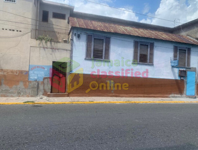 Fixer-upper Building For Sale In Downtown Kingston