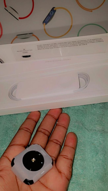 Apple Smart Watch SE 2nd Generation/ Iphone