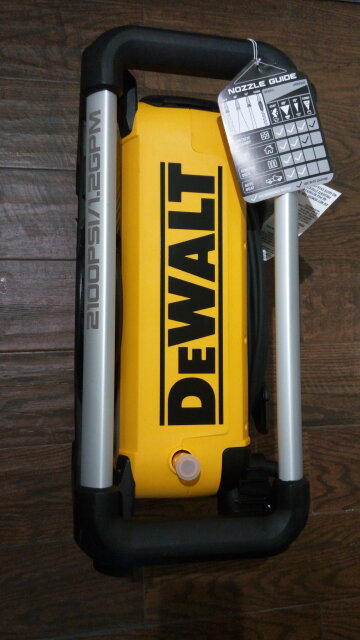 New DeWalt 2100 PSI Mini Electric Power Washer