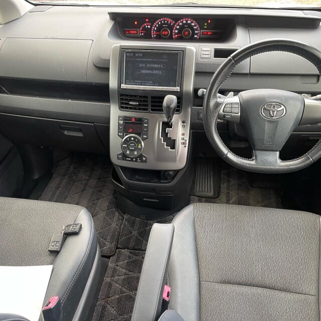 2013 TOYOTA VOXY ZS