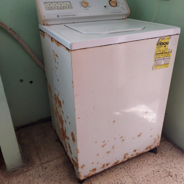 Washing Machine - Old, Used, Not Working 