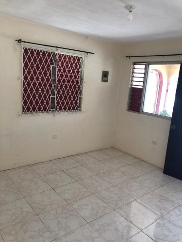 1 Bedroom (Half Side Of House)