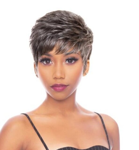 Good Quality Synthetic Short Wig For The Summer