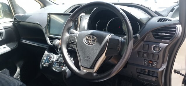 2014, Toyota Voxy ZS