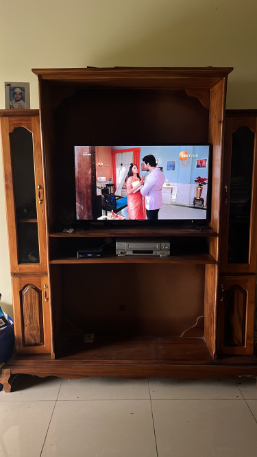 SOLID WOOD ENTERTAINMENT CENTER For Sale!